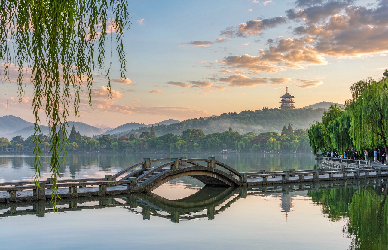 Hangzhou and Suzhou, Lake and Canal on One Itinerary