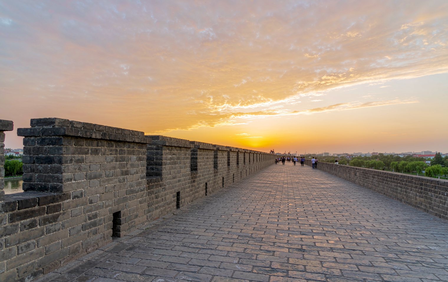 Xi'an and Luoyang, Two Capitals on One Itinerary